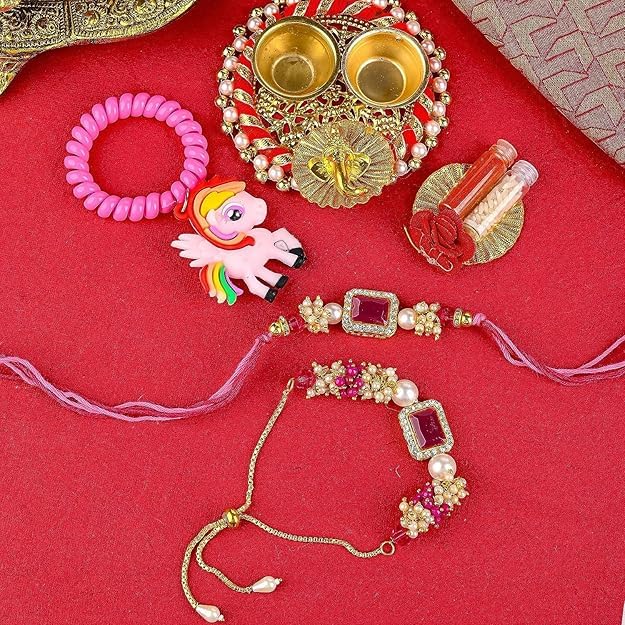 Image of Saudeep India Fridge Magnet with Family Rakhi Combo Gift Set of Lumba Couple Rakhi for Bhaiya Bhabhi & Baby | Travel Souvenir | Refrigerator Magnet