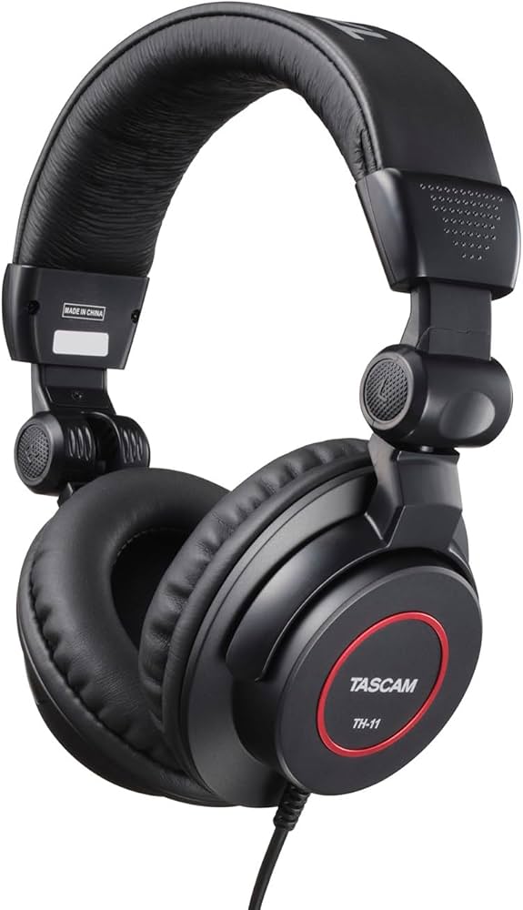 TASCAM TH-11 スタジオヘッドフォン Amazon.co.jp: TASCAM TH-11 Enclosed Stereo Monitor Headphone