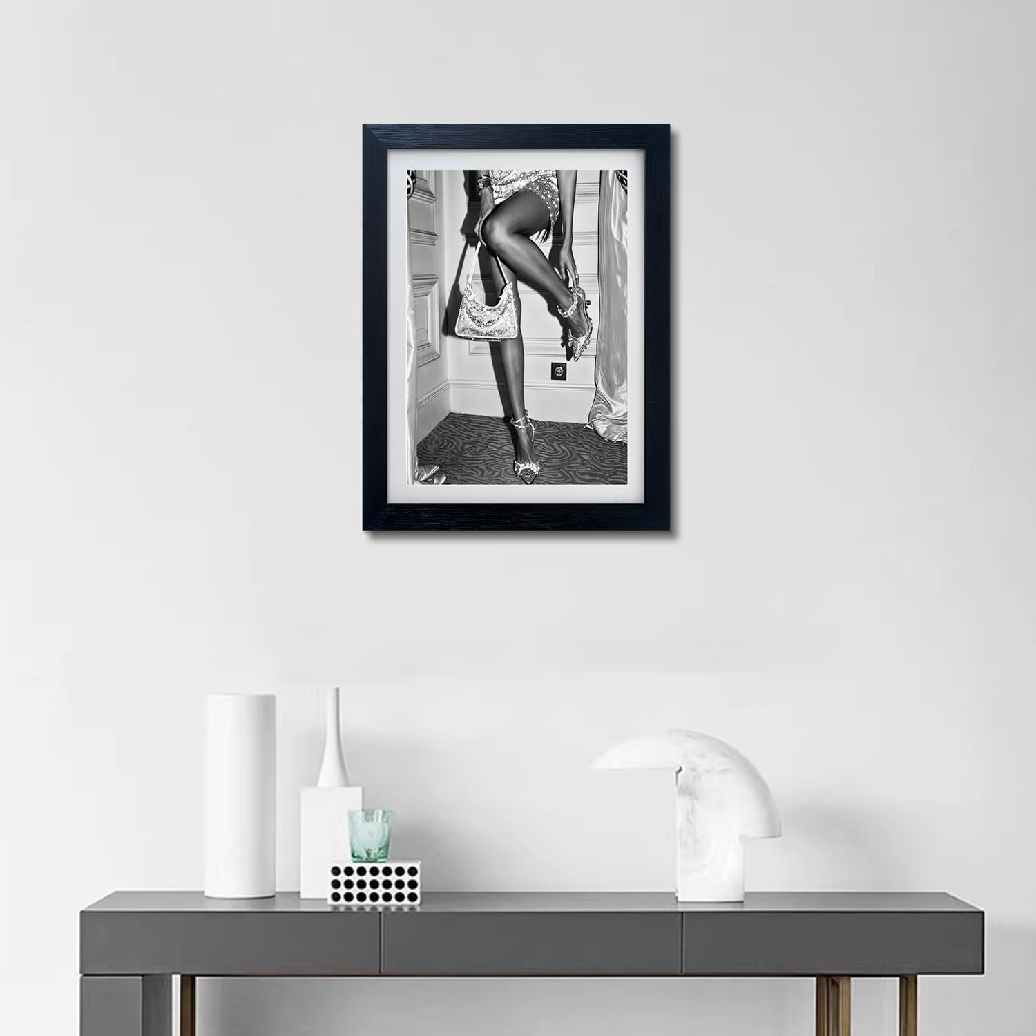 Framed Black and White High Heels Fashion Wall Art Trendy Poster Black Girl Room Decor Luxury Feminist Canvas Picture Painting Woman Bathroom Print Bedroom Wall Decor