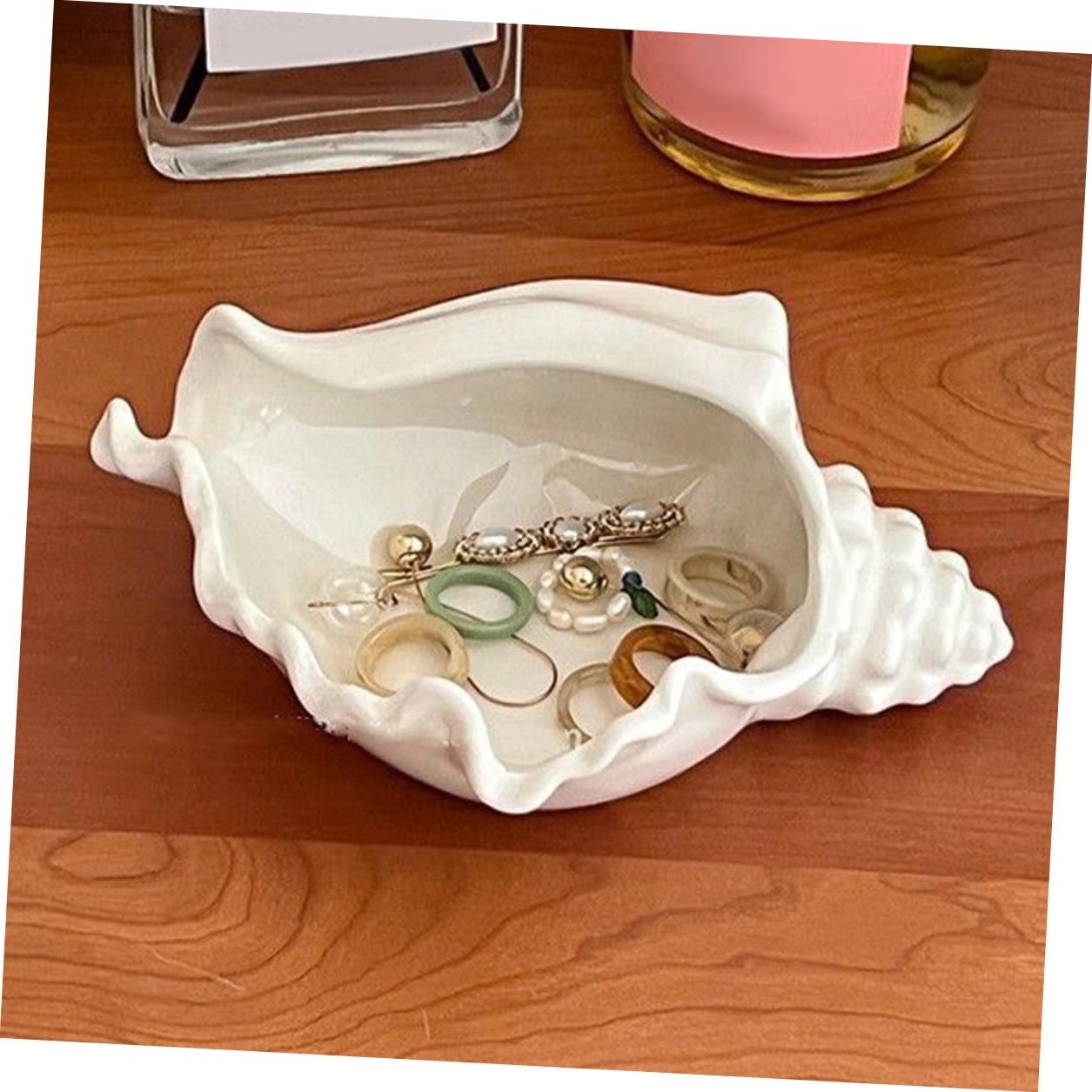 Keramik Muschel Schmuckschale in Weiß Multipurpose Schmuckhalter und Aufbewahrungsbehälter Stilvolles Tischzubehör für Schmuck und Haarschmuck im Zuhause