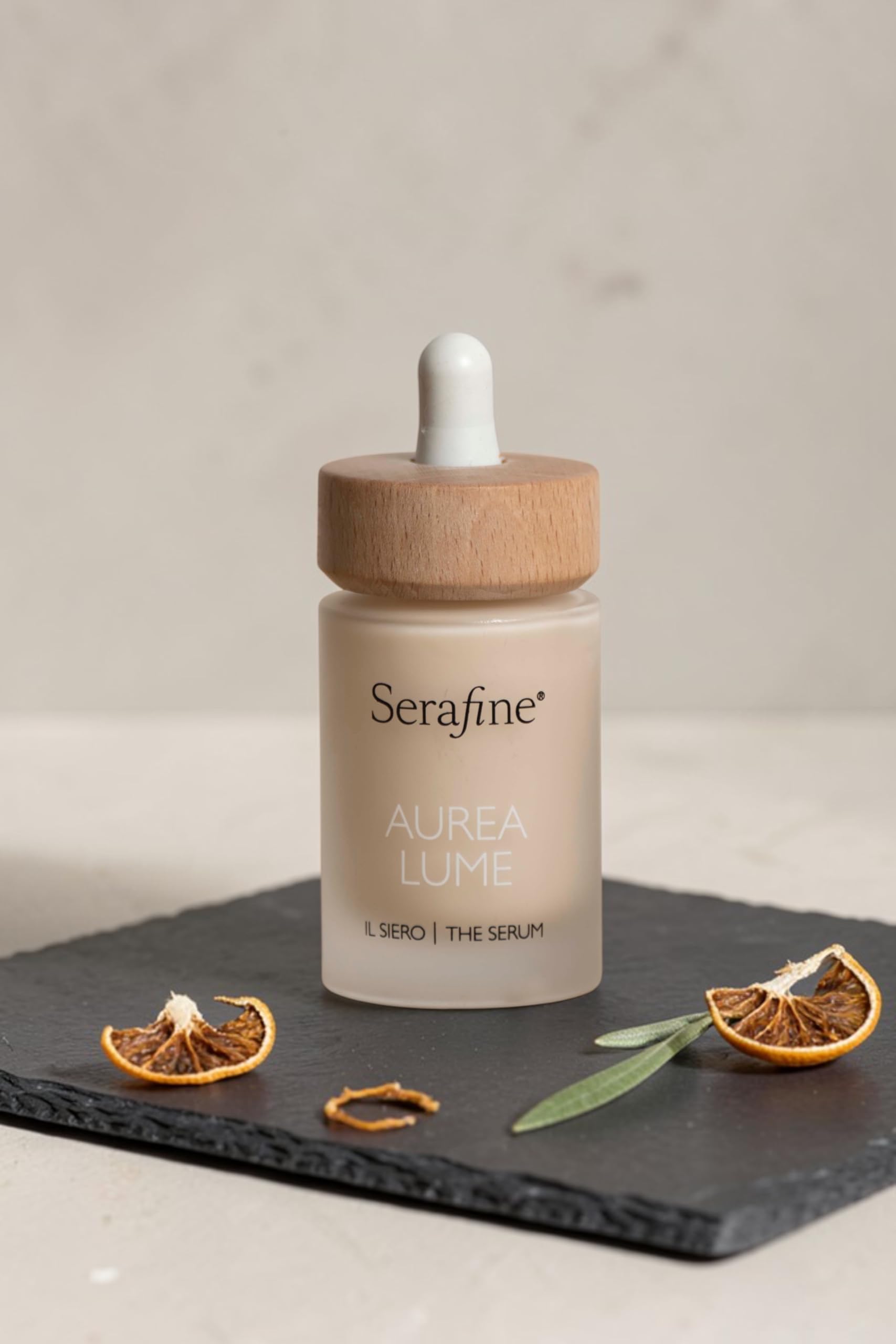 Serafine Rozjaśniające serum do twarzy z witaminą C, kwasem hialuronowym, prebiotykami i postbiotykami, do wszystkich rodzajów skóry, 30 ml