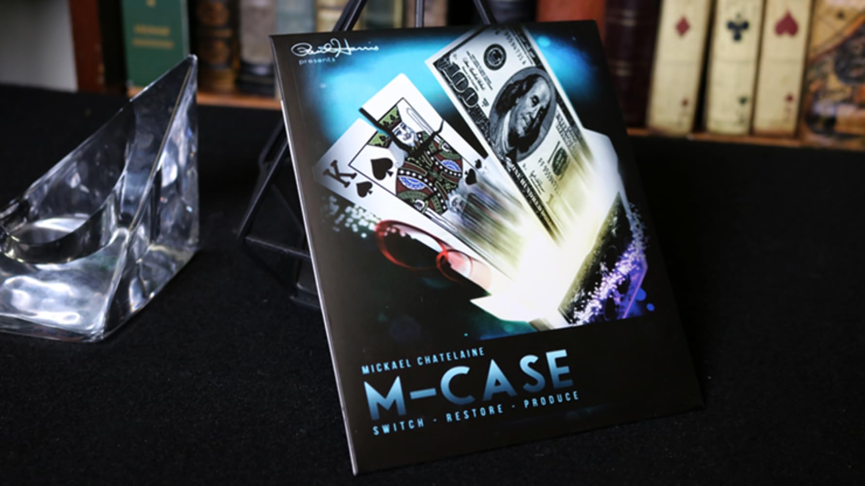 M-Case Azul por Mickael Chatelain | Truco | Tarjeta Magia | Primer plano