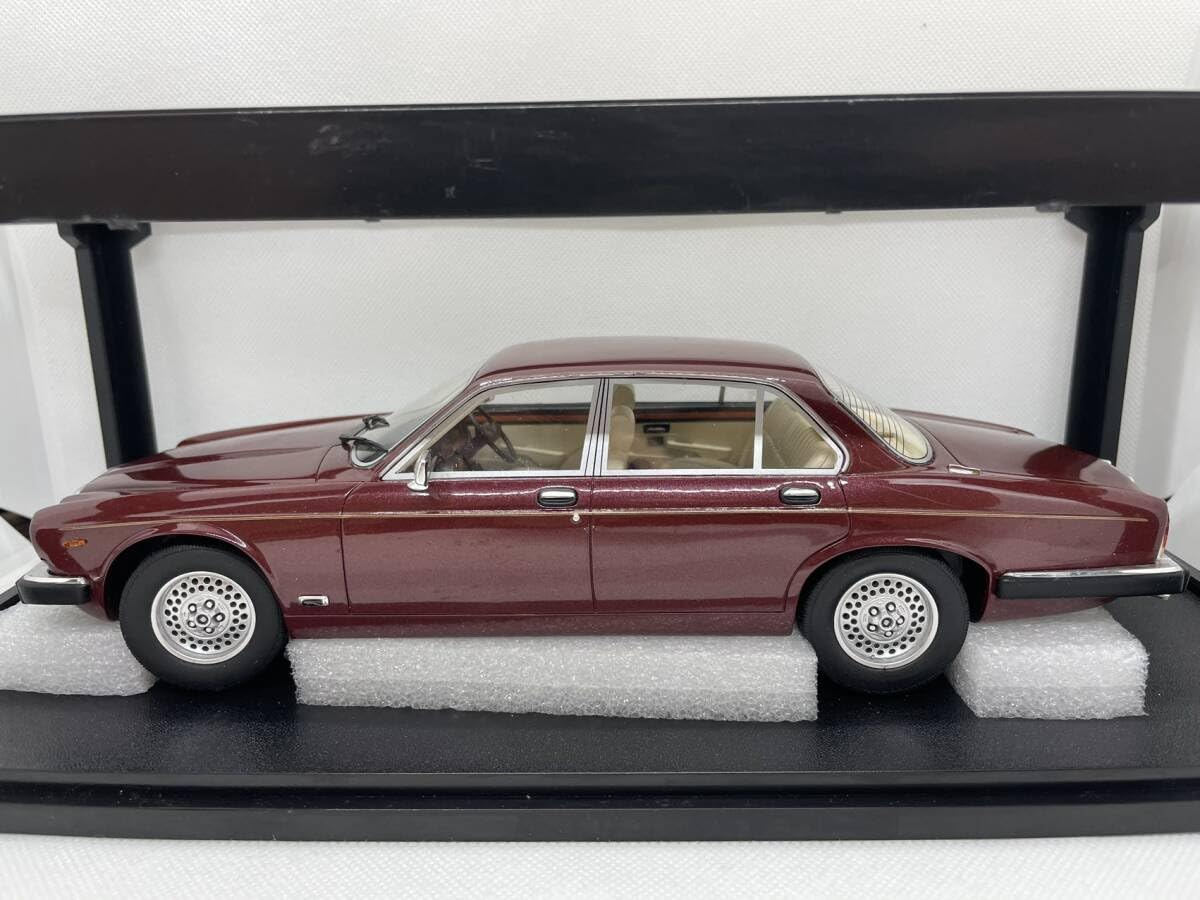 Amazon | Cult 1/18 1979 ジャガー Jaguar XJ SIII 1983 Red metallic