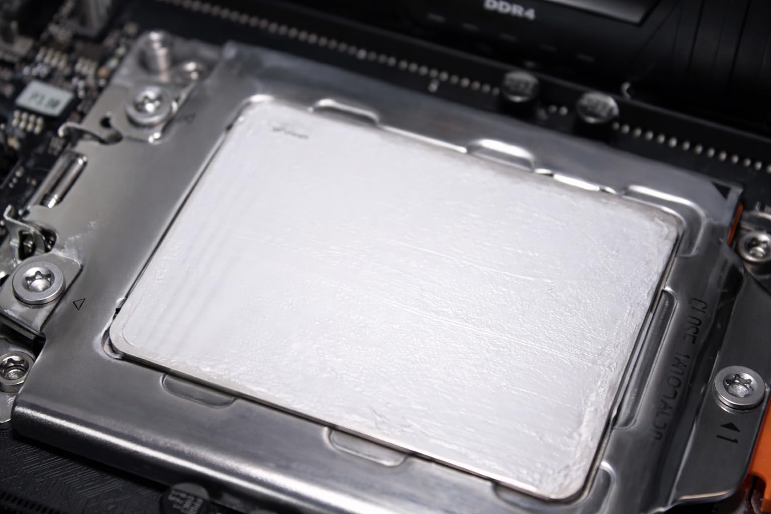 METALLIQ Performance Bundle 1 g di metallo liquido e 3 g di pasta termica ultra per CPU GPU PS5 Gaming & Service Set