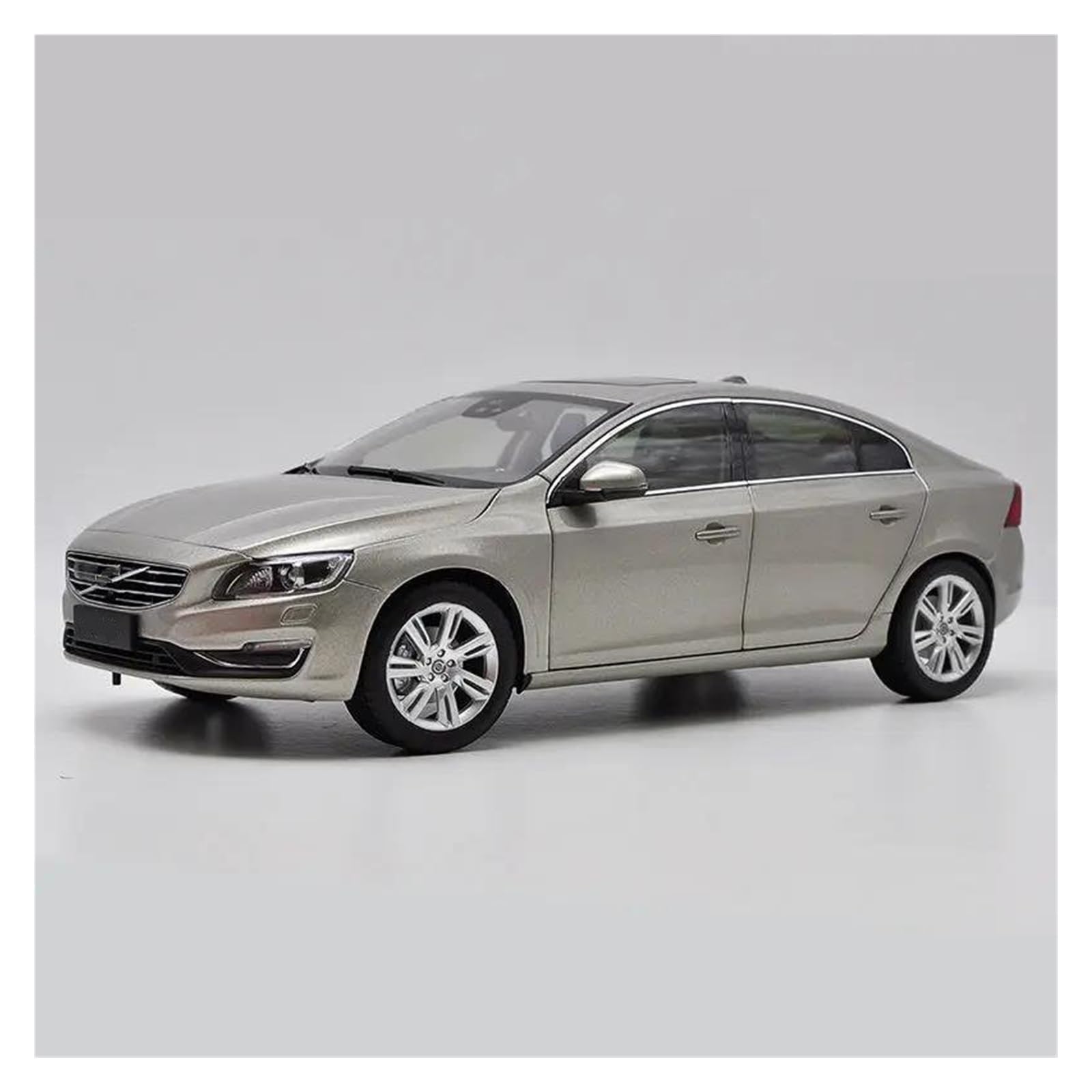 BANKOTO Diecast Car 1:18 For Volvo S60L Alloy Car Model Diecasts Collection Collectible