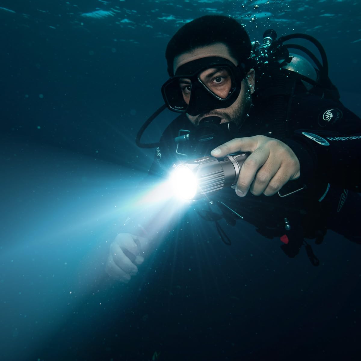 lampe torche de plongée sous-marine de 6000 lumens, lampe de plongée professionnelle XHP70 de 30 m étanche IPX8, lampe sous-marine LED pour plongée