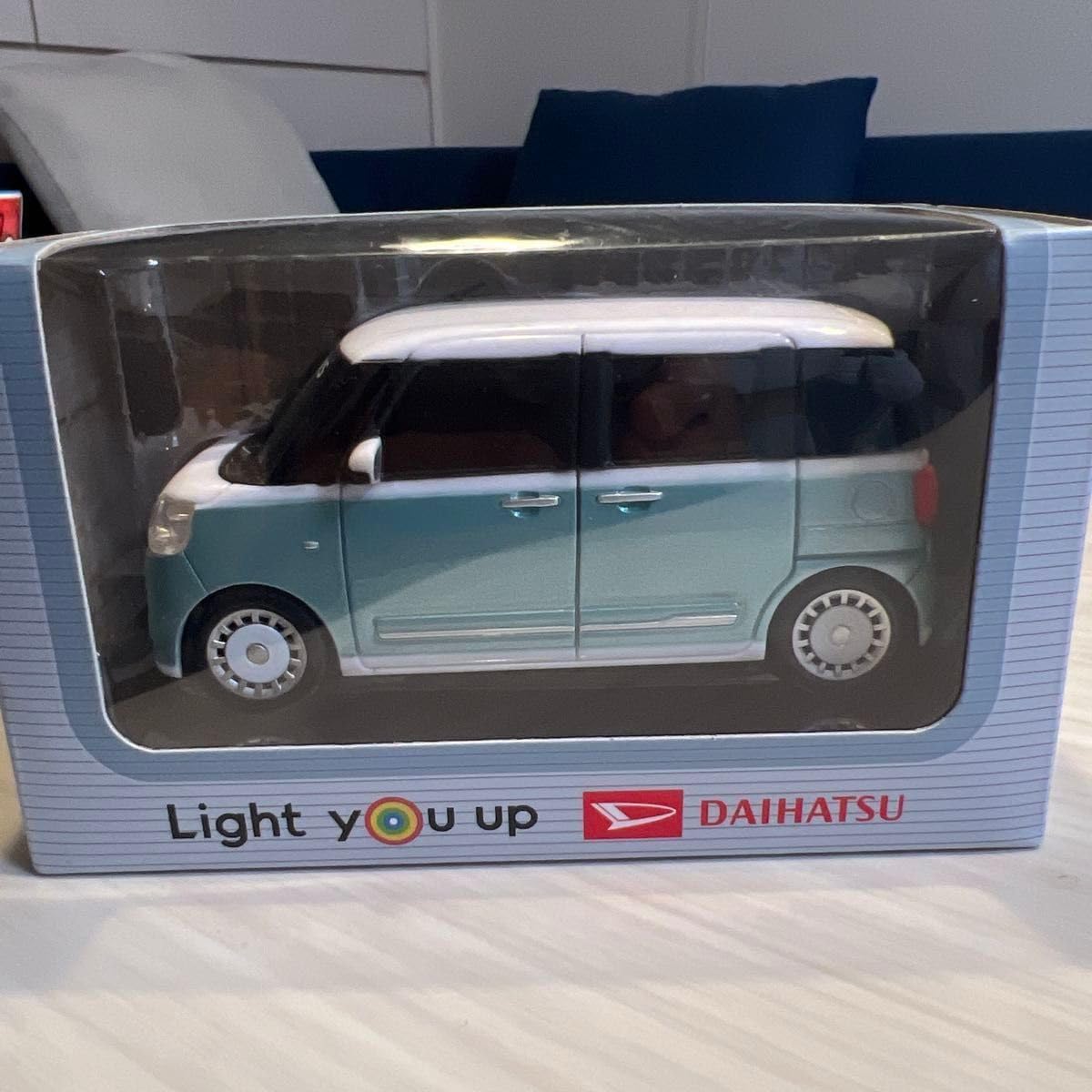 ムーヴキャンバス ミニカー レイクブルー