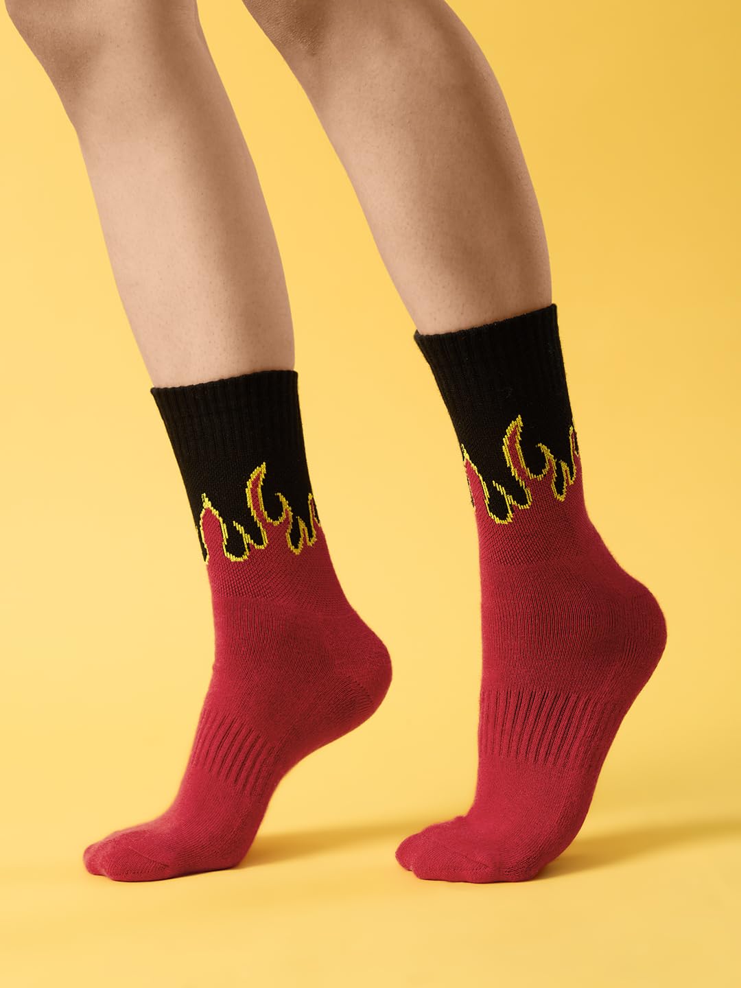 The Souled Store Calcetines Souled: On Fire para hombres y niños negro estampado casual algodón mezclado calcetines hasta el tobillo