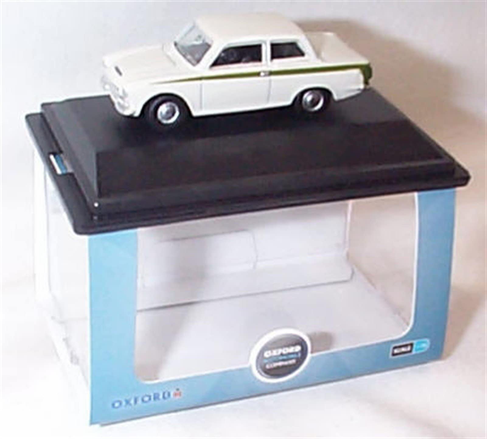 Oxford White Cortina Mk1 Car 1.76 Scale Diecast Model with Display Case, Suitable for 00 Gauge Railway, Adult, Teen