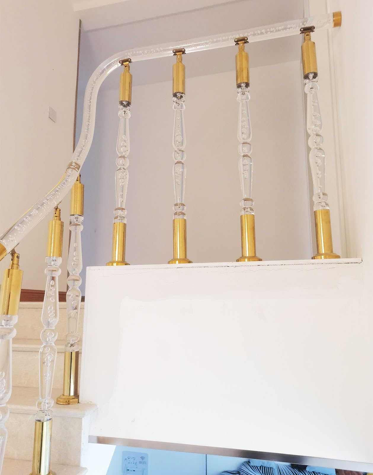 Niestandardowe 100 cm przezroczyste akrylowe tralki do balustrad wewnętrznych - 10 szt. wrzecion do montażu podłogowego z podstawą i śrubami - stylowe i trwałe balustrady