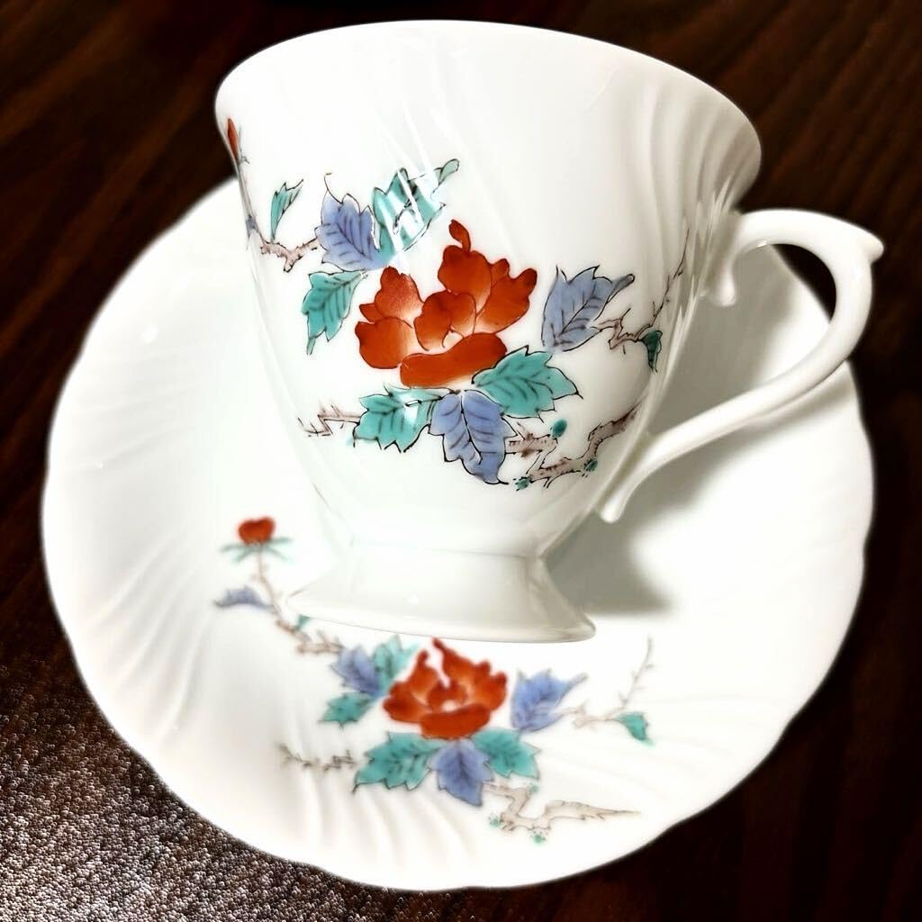 有田焼 十三代酒井田柿右衛門 絵付師鷹峰作 椿絵