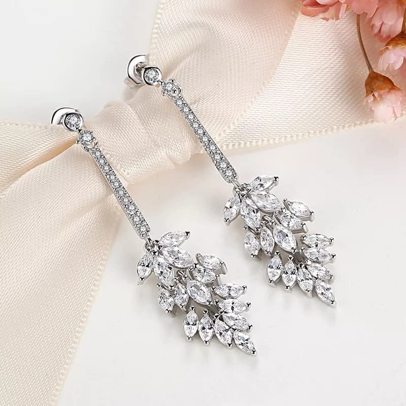 Boucles d'oreilles longues en zircon contre le teint terne