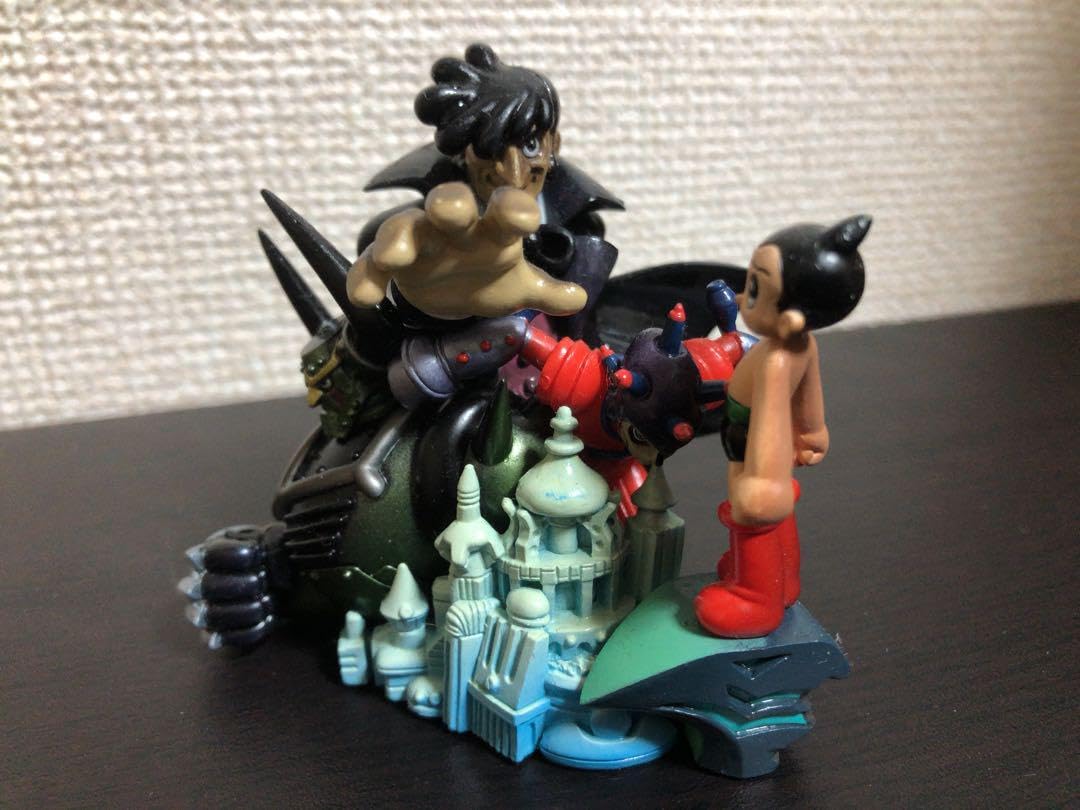 鉄腕アトム　コレクターズフィギュア　ケース付き　アトム　ウラン　天馬博士　3点 Amazon | コレクターズフィギュアワールド 鉄腕アトム A04