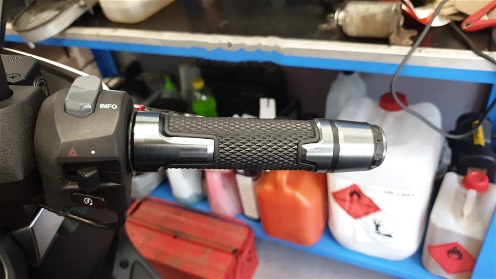 Universal Motorradknöpfe Anti-Rutsch-Scooter Griffenden Griffstangen Handlenker FÜR PCX125 PCX 125 2014 2015 2016 2017 2018 2019 (Color : Grün)