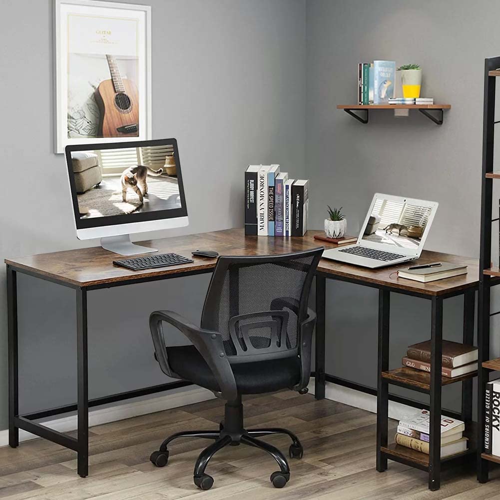 BAKAJI Scrivania Angolare a L, con Libreria 2 Ripiani, Tavolo da Lavoro Porta Pc Computer, Struttura in Metallo Nero e Piano in Legno Effetto Anticato Arredamento Ufficio Design Stile Industriale
