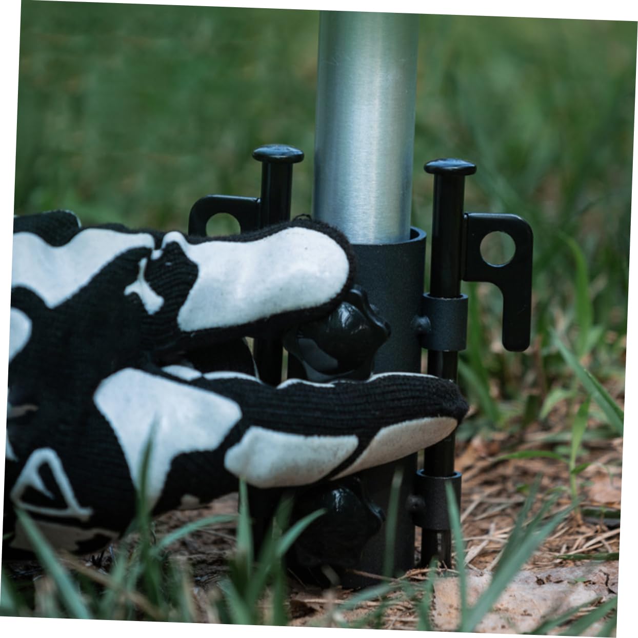 INOOMP 4 Set Sky Stand Fixer da Sole al di Fuori Prato Spiaggia di Grandi Dimensioni Porta Palo da Esterno Porta Canna da Regolabile Porta Baldacchino Acciaio Nero 2 Pezzi*4