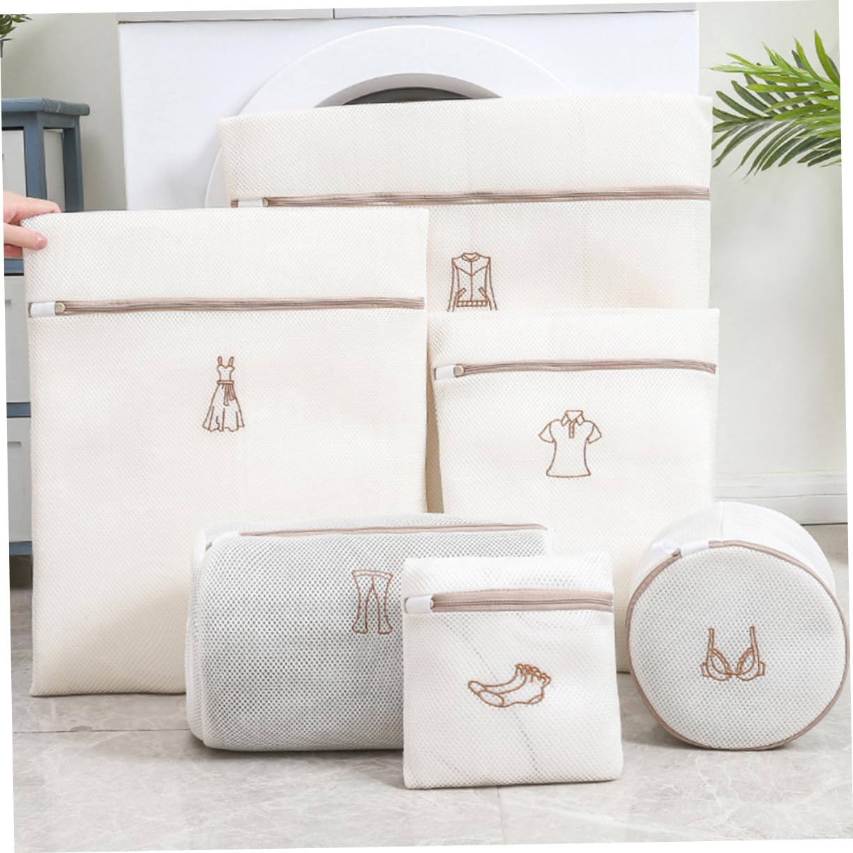 Set 6 Sacchetti per Lavanderia Ricamati Beige in Poliestere | Rete per Lavaggio, Separa Capi Sporchi e Puliti, Protegge Cerniere e Tessuti Durante Ciclo