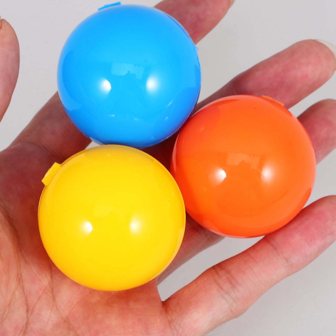 ORFOFE Palline Lotteria in Plastica Vuote da 4cm Apertura a Cucitura, 25 Pezzi Resistenti per Eventi e Feste Design Unico e Riutilizzabili Stile Casuale