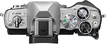 K*S様 OLYMPUS OM-D E-M10 Mark III超美品.2100 オリンパス OM-D E-M10 MarkIII EZダブルズームキット ブラック