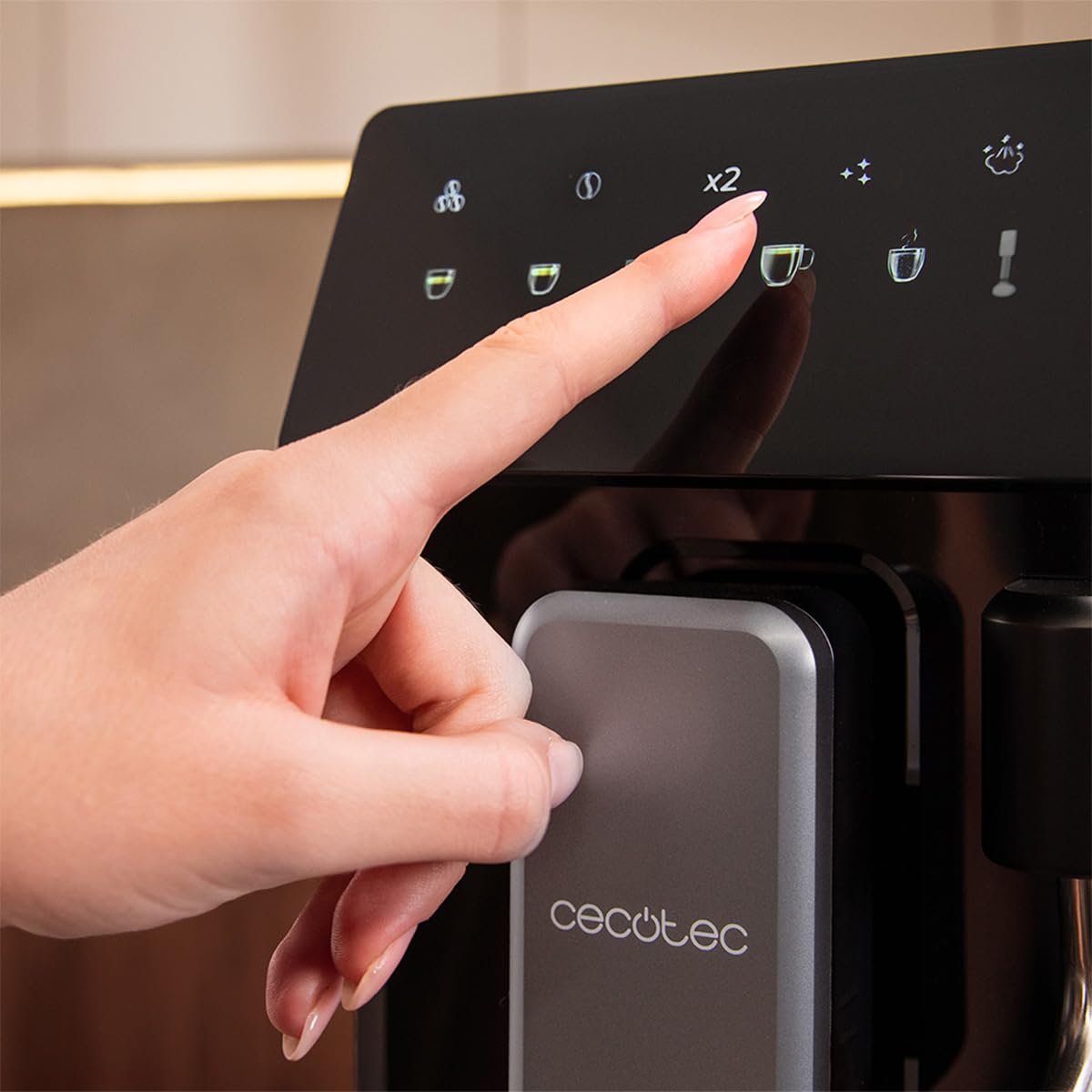 Cecotec Macchina da Caffè Superautomatica Cremmaet Lungo Steam. 19Bar, Thermoblock, 5 Bevande, Vaporizzatore, 5 Livelli di Macinatura, Doppio Braccio, Decalcificazione, Serbatoio Acqua 2L, 280g Caffè