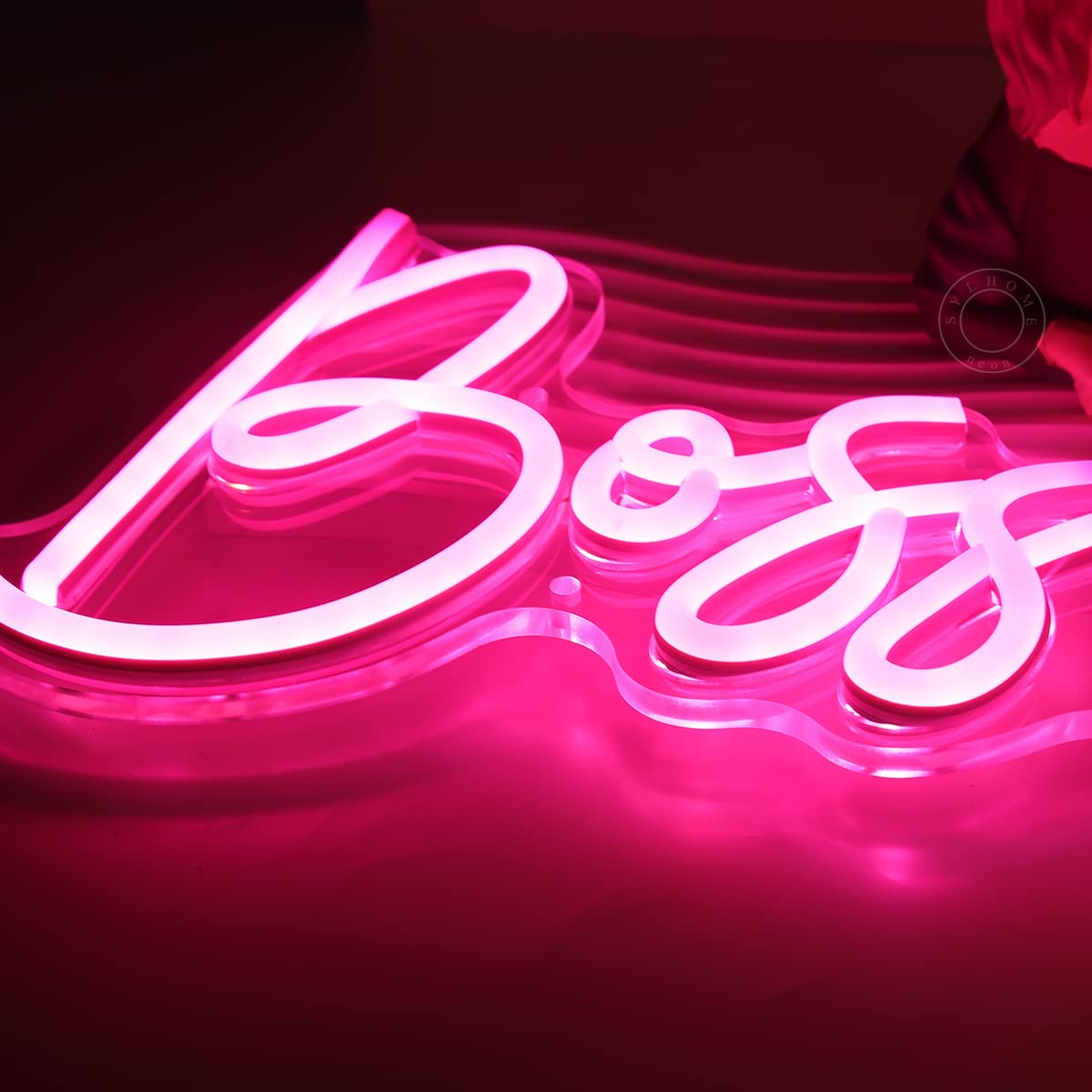 SYLHOME Pink Boss LED-Neon-Lichtschild, USB-Schreibtisch-Teller, cooles Mädchen, Damen, Schlafzimmer, Wohnzimmer, Büro, Zuhause, Wanddekoration, Schild, Party, Muttertag, 40.1x15.2 cm, 5 V