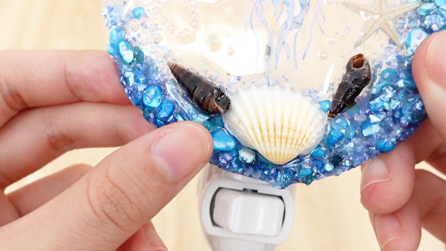 Image of Hortsun Plug in Seashell Night Light Ocean Sea Animal Decorative Night Light Plug in Beach Lamps Vintage Ocean Lamps for Adult for Home Bedroom Living Room Bathroom Wall(Jellyfish)