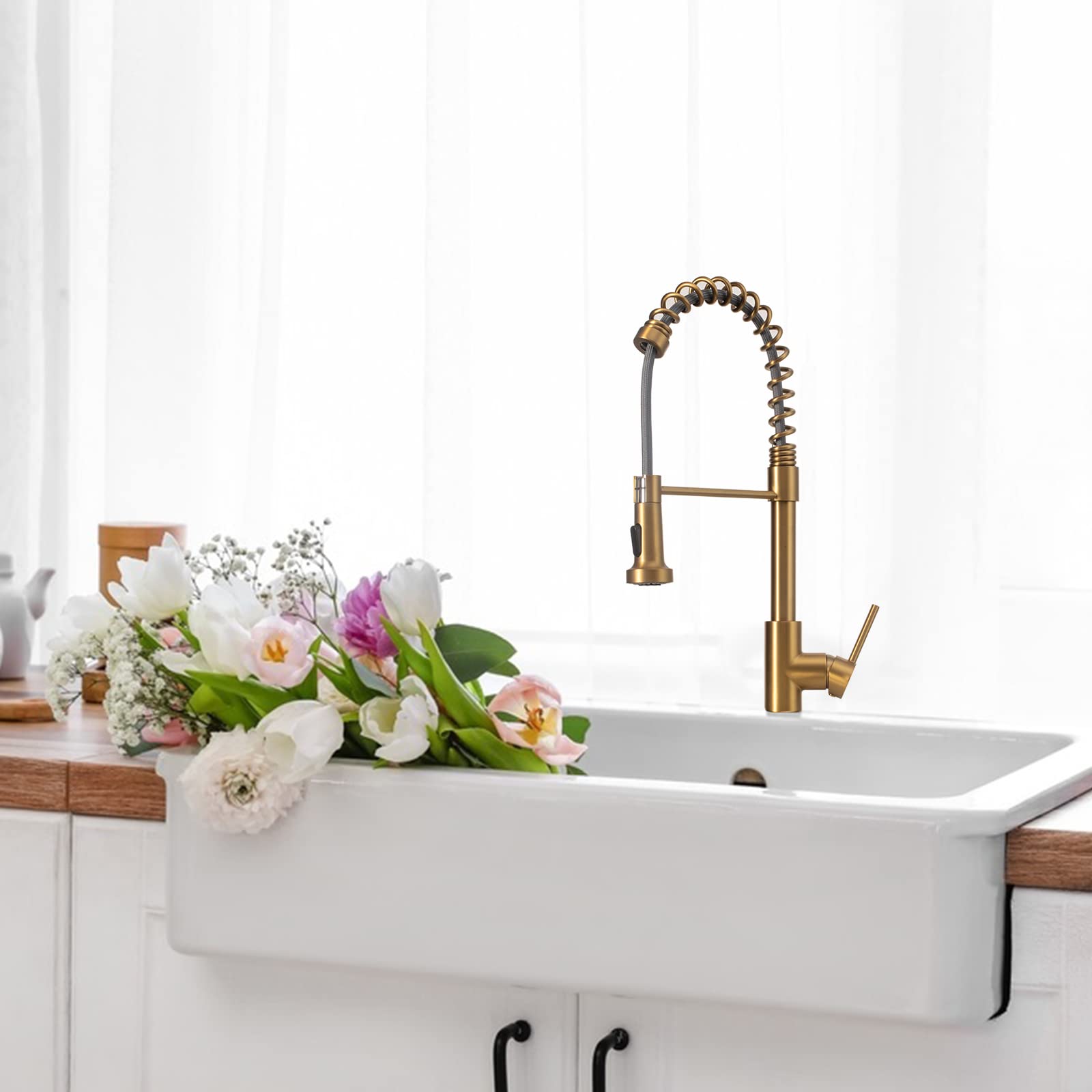 Strictly Sinks Küchenarmatur Mit Ausziehbarem Sprüher – Schwarz/gold, 360° Schwenkbar, Spray & Stream Modi