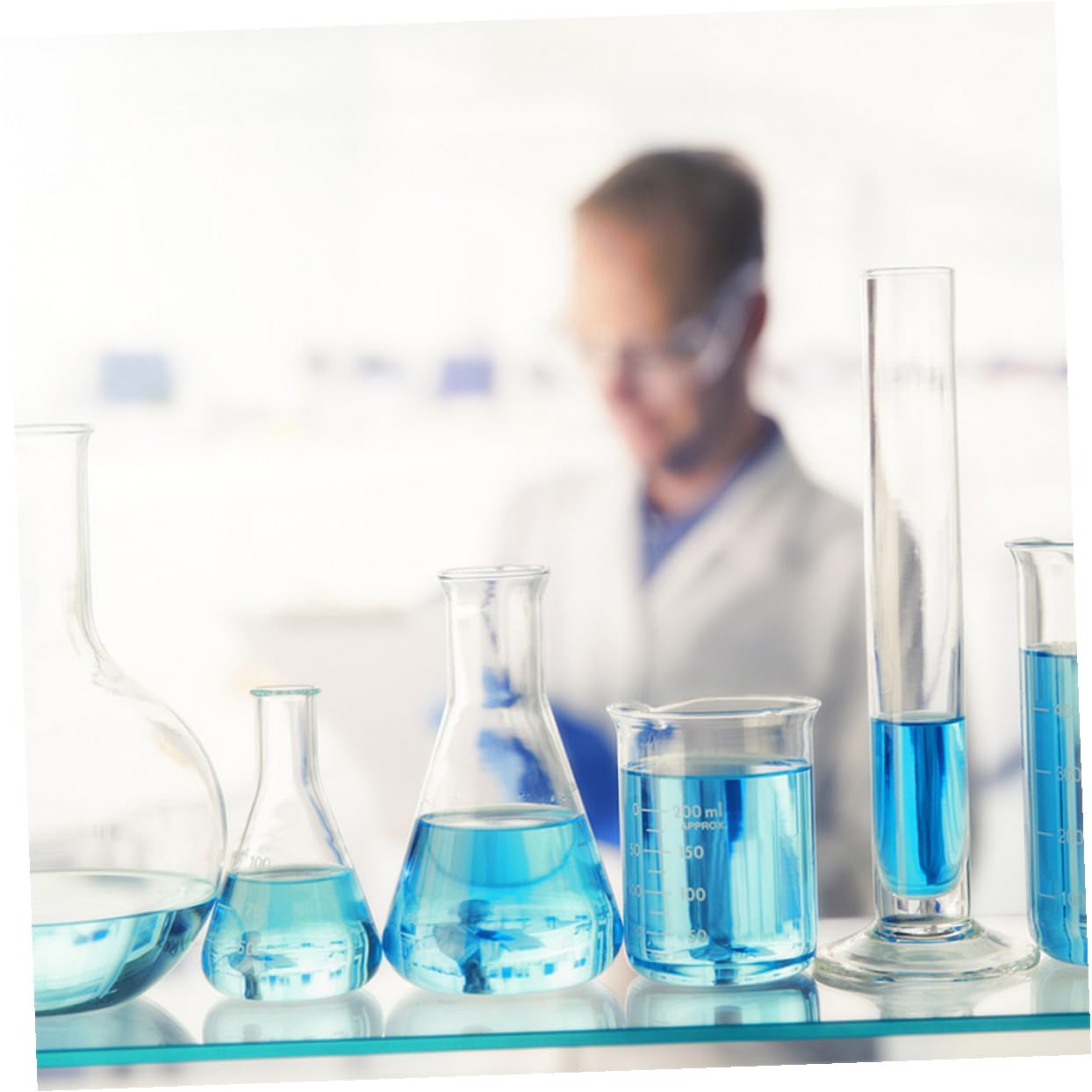 Dickwandiger Erlenmeyerkolben 4 Stück aus Glas für Schulexperimente | Klarer Skala, ohne Grate, Standardgröße, Zufällige Ausführung für Schüler im Chemieunterricht