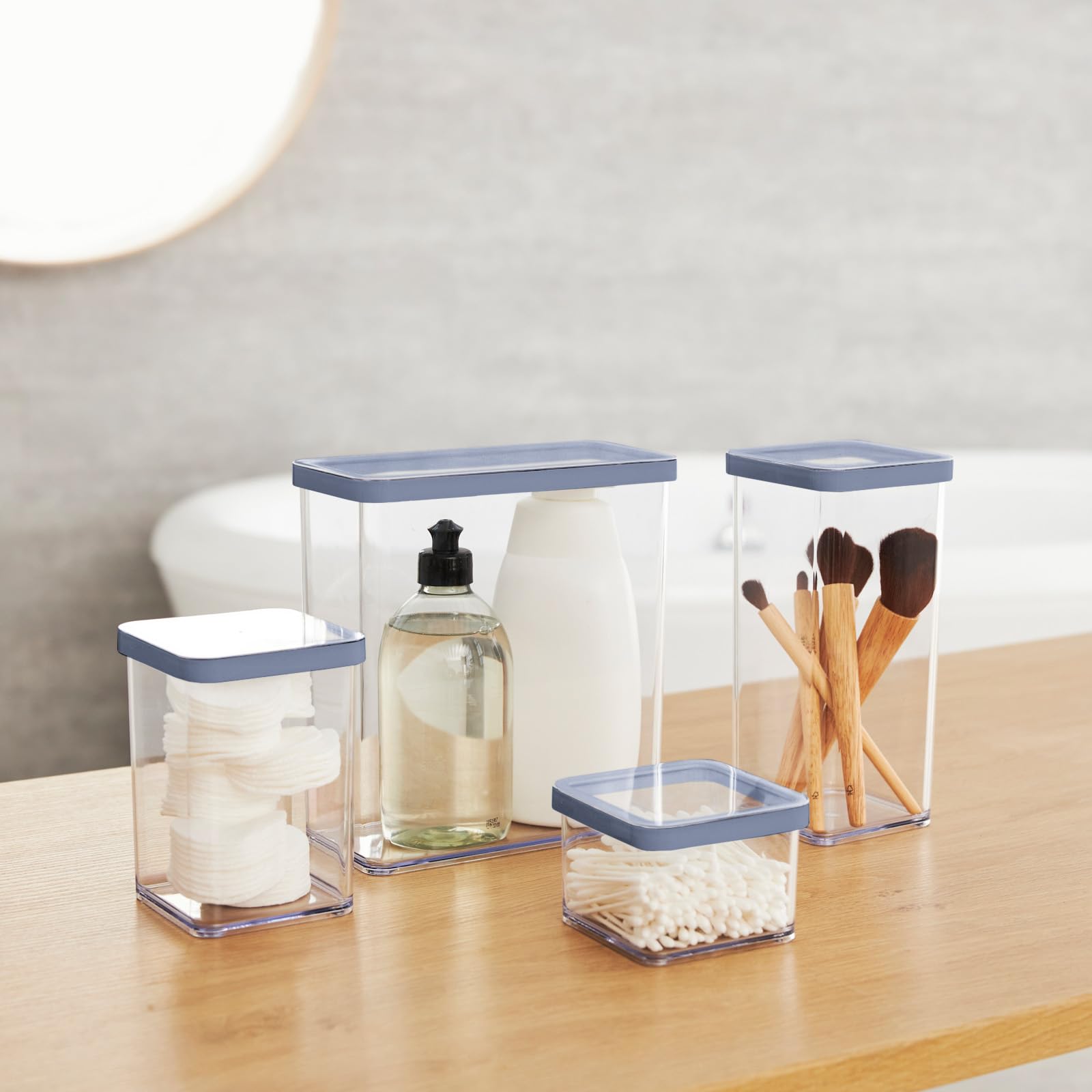 Rotho Loft rechthoekige opbergdoos 2.1l met deksel en dichting, Kunststof (SAN) BPA-vrij, transparant/wit, 2.1l (20.0 x 10.0 x 14.2 cm Rotho Loft rechthoekige opbergdoos 2.1l met deksel en dichting, Kunststof (SAN) BPA-vrij, transparant/wit, 2.1l (20.0 x 10.0 x 14.2 cm