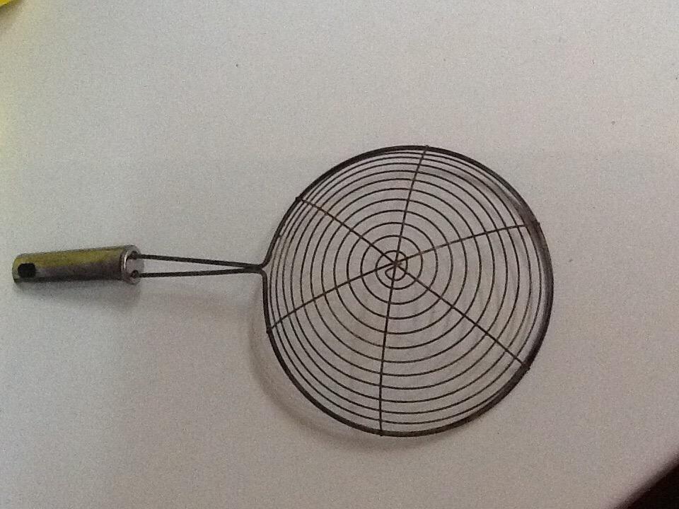 Non compratelo non è in acciaio ma in ferro scadente.