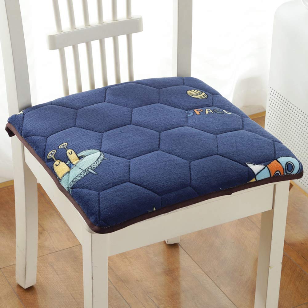 Coussin de siège épais contre le mal de dos sur chaise en bois
