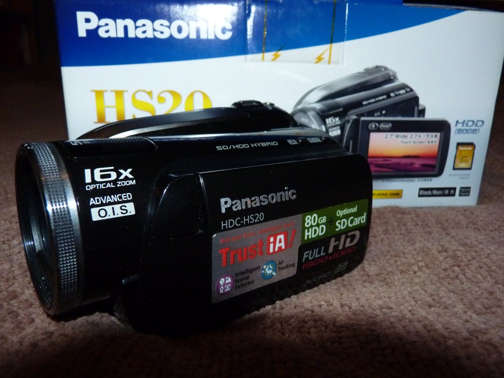 Panasonic HDC-HS20 High Definition Flash Memory Camcorder With Panasonic HDC-HS20 High Definition Flash Memory Camcorder With