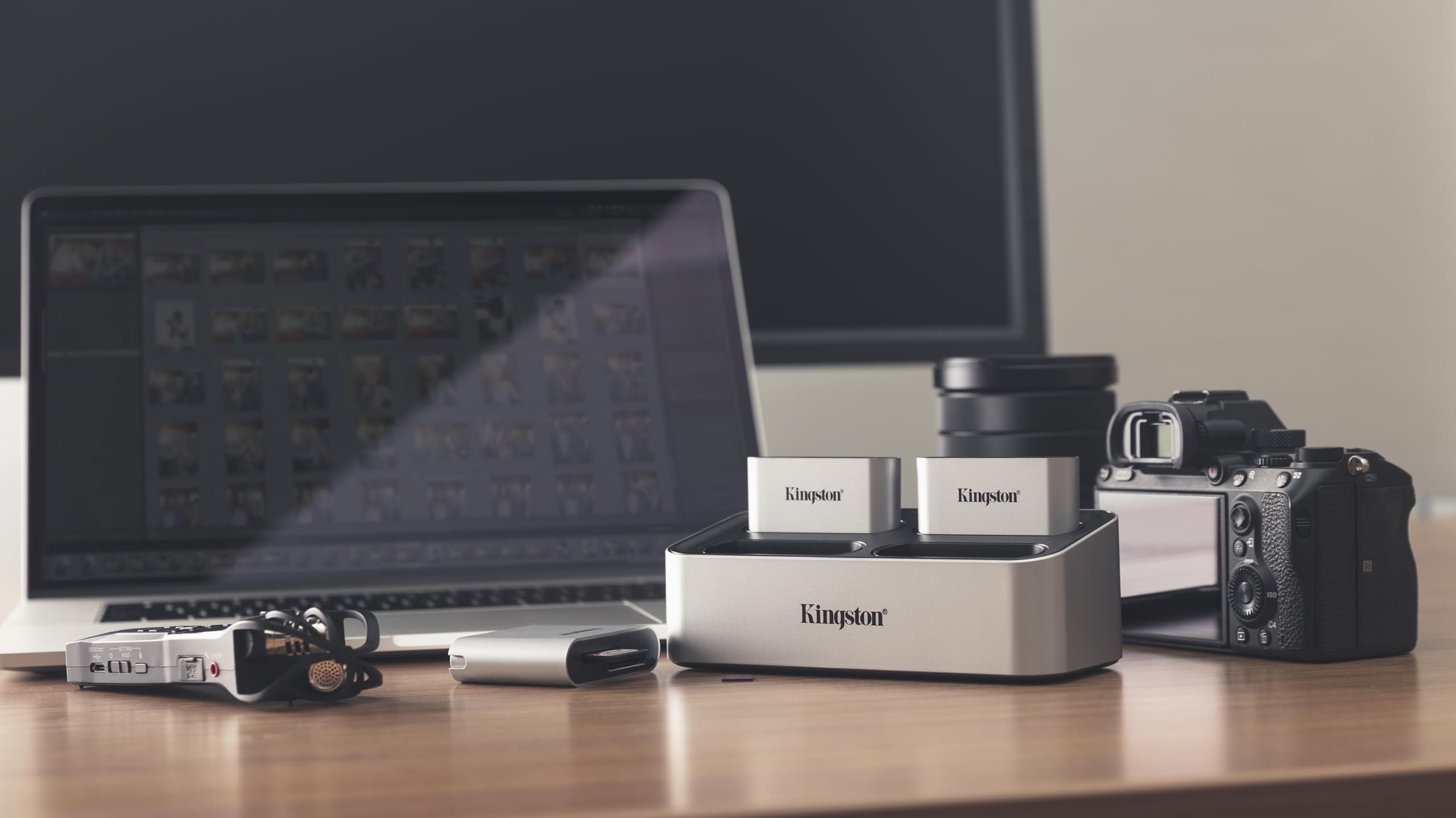 Amazon.co.jp: キングストンテクノロジー Workflow Stationドックと
