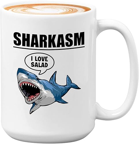 Bubble Hugs Taza de café sarcástica de 15 onzas, color blanco  Sharkasm I Love Salad  Amantes de tiburones bromas bromas sarcasmo divertido