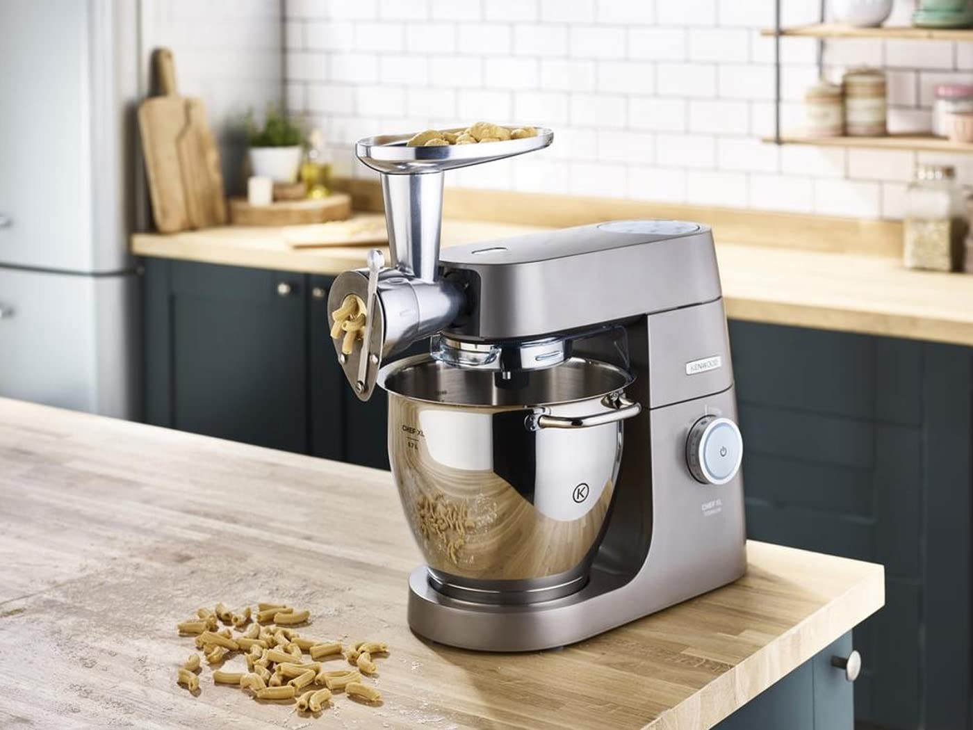 Kenwood Pasta Fresca wyciskarka do makaronu KAX92.A0ME, akcesoria do robotów kuchennych, obudowa ze stali nierdzewnej wraz z wkładką do wyrobu ciasta z brązu do Maccheroni rigati