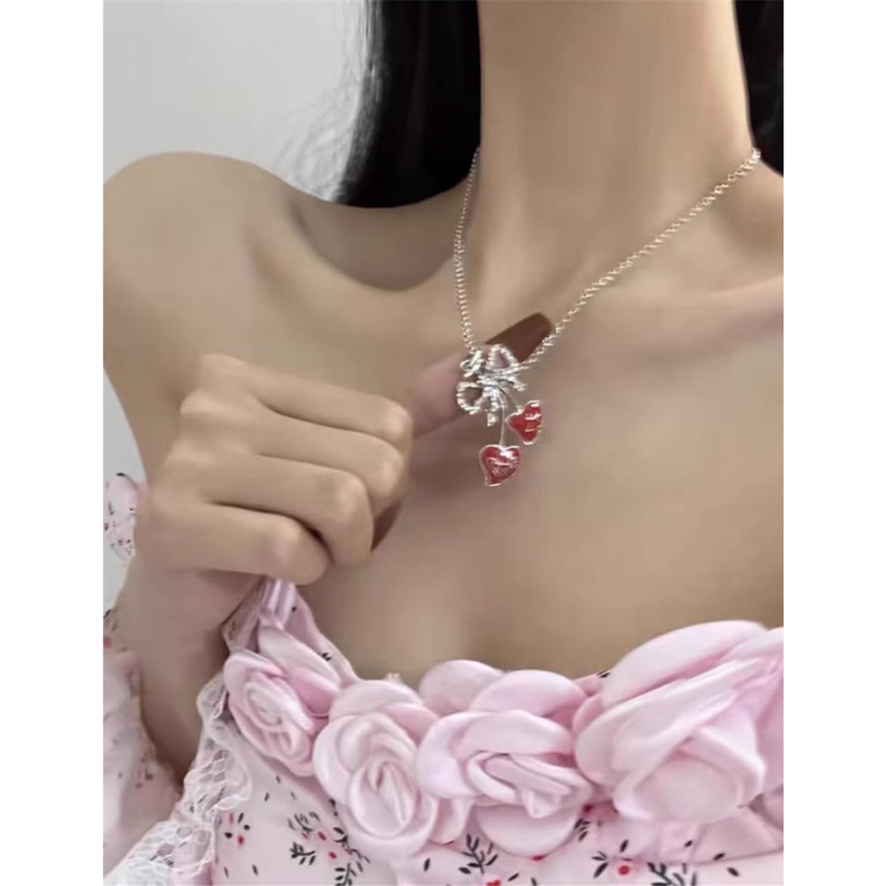 チェリーネックレス　ヴィヴィアンウエストウッド Amazon.co.jp: ヴィヴィアンウエストウッド ネックレス 愛 首飾り