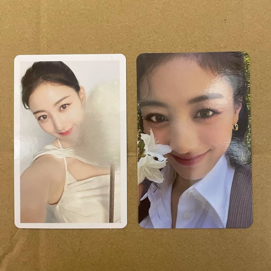 TWICE ジヒョ　トレカ2種類セット TWICE ジヒョ トレカ2種類セット