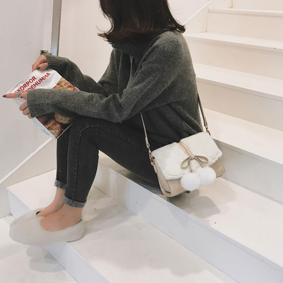 White Plush Crossbody Bag Bowknot, Chic Satchel