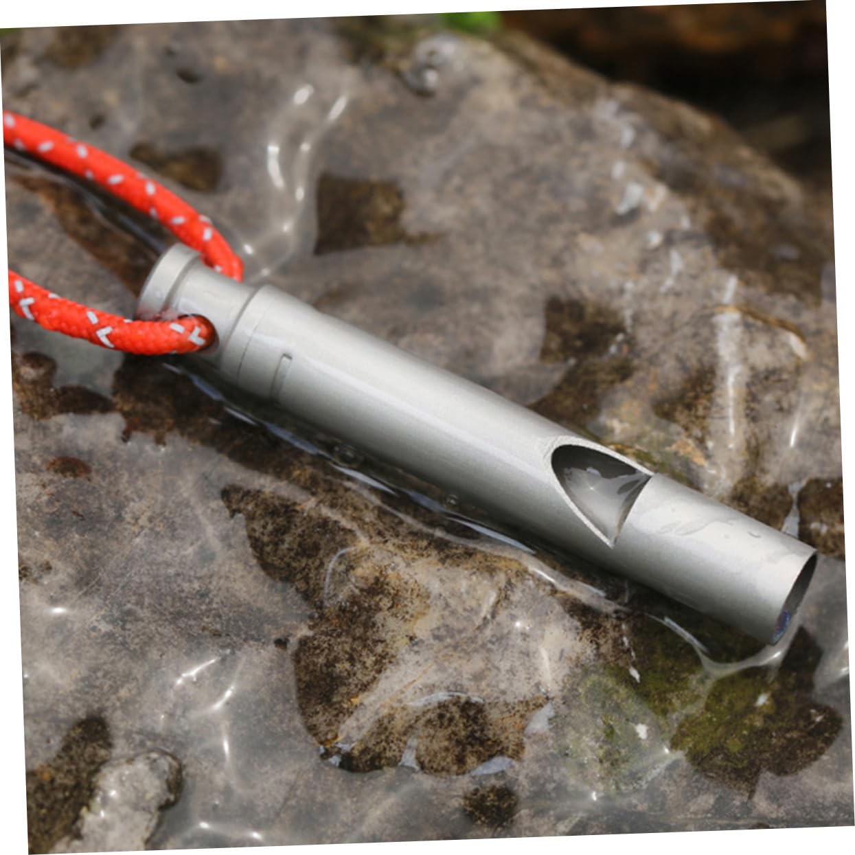 BESPORTBLE Silbato De Titanio Accesorio De Senderismo Silbato De Emergencia Silbatos a Granel Silbato De Metal Silbato Decorativo para Acampar Accesorio Aire Libre Silver