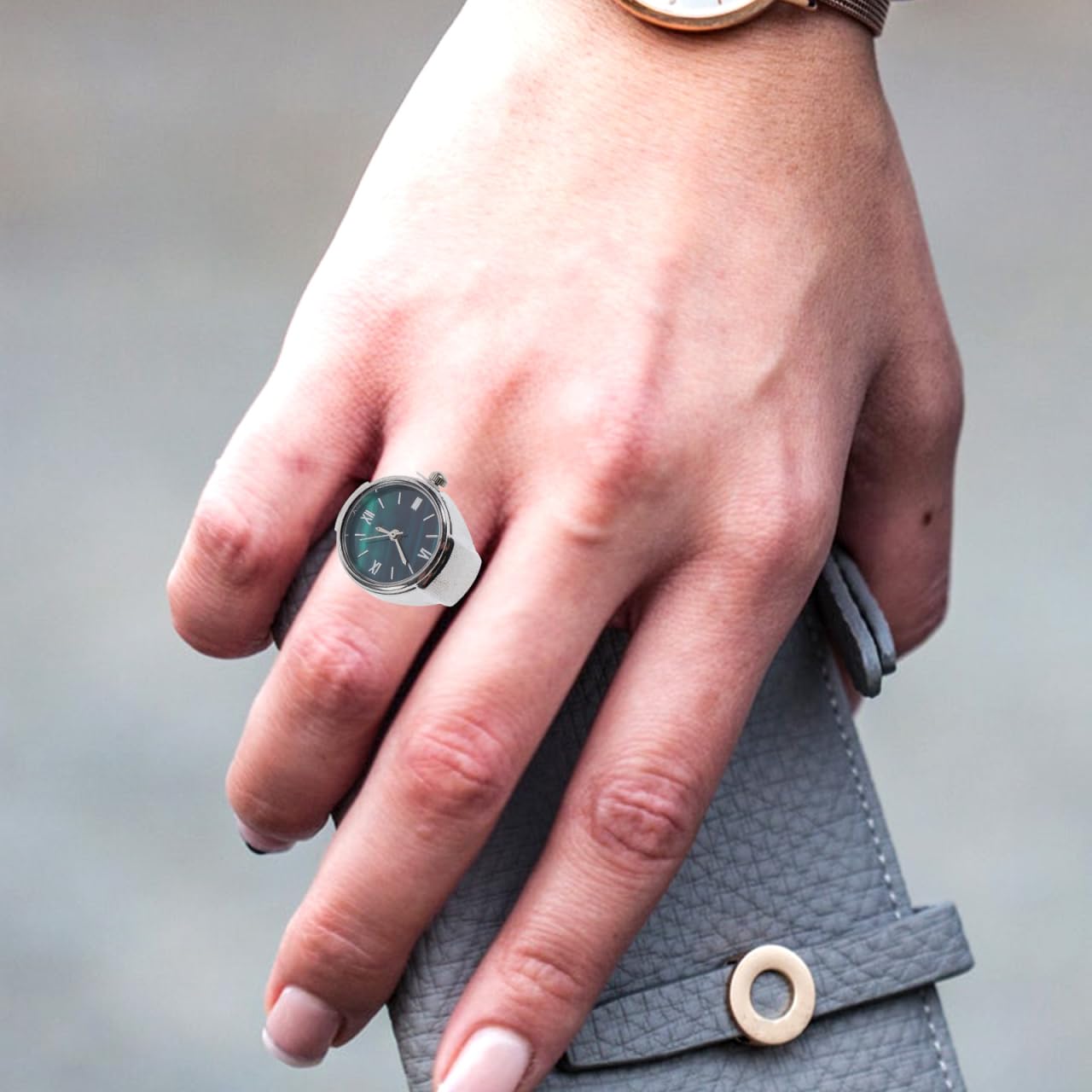 ibasenice Reloj de dedo digital anillo de reloj de moda reloj de anillo pulido con correa ajustable mini anillo reloj reloj anillo reloj anillo con números romanos reloj
