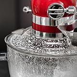 ✔️ DER SPRITZSCHUTZ KOMPATIBEL MIT KITCHENAID 6,9 LITER - DURCHDACHT BIS INS DETAIL: Dank der Abdecklasche für den Ausgießer der KitchenAid Glasschüssel, geht beim Backen und Sahne aufschlagen fast nichts mehr daneben! Außerdem dient die Abdecklasche praktischerweise gleichzeitig als Griff zum Anheben des Spritzschutzes. Zudem vermeidet eine Tropfstopp-Kante zusätzliche Schmiererei. Mit unserem professionellen Spritzschutz „Zuhälter“ hast Du wirklich alles im Griff!