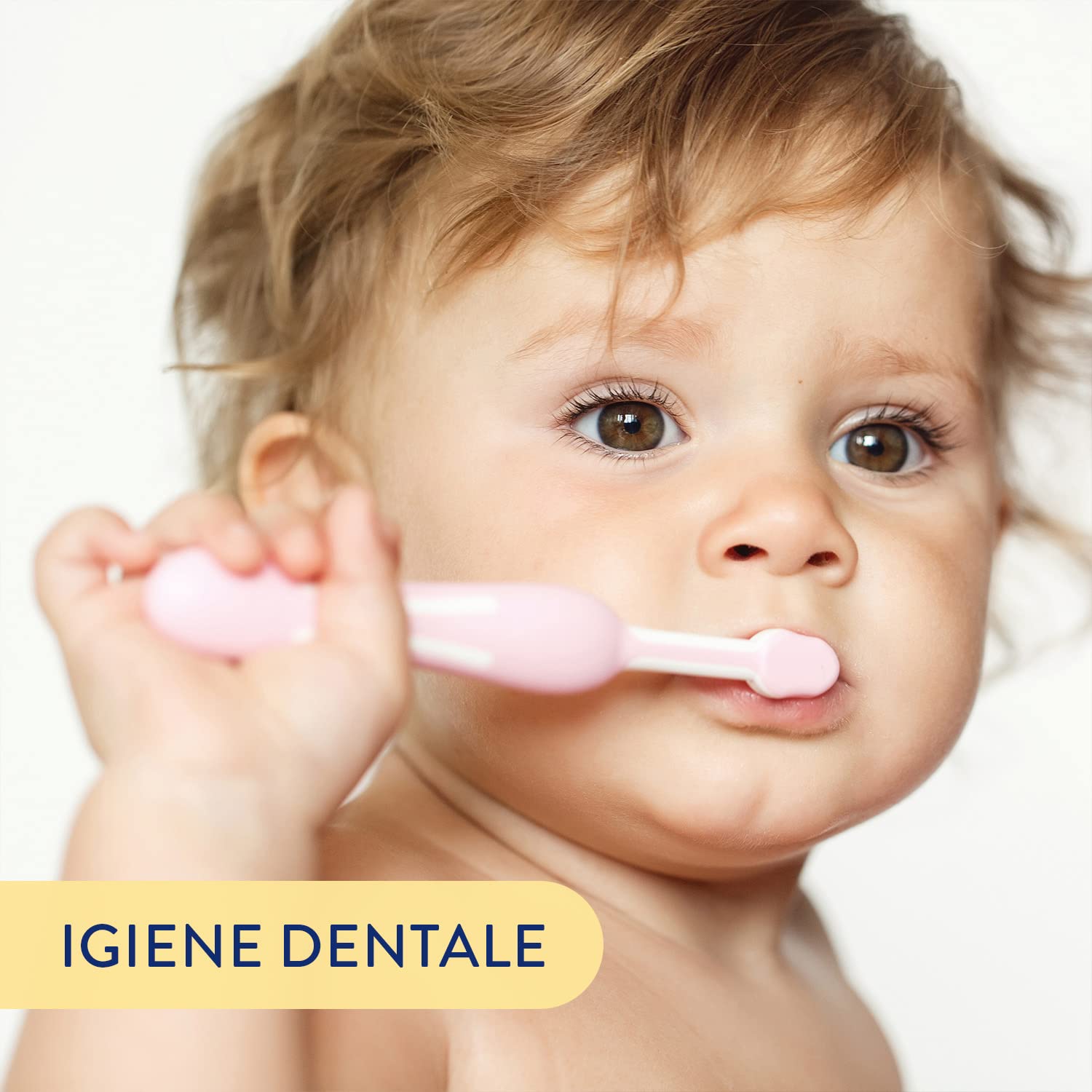 Babycoccole DENTINIFRICIO FRAGOLOSO. Dentifricio per Bambini da 0 a 6 anni all'aroma naturale di Fragola. Rinforza i denti, previene le carie. Giusto apporto di fluoro, calcio e vitamine - 75 ml