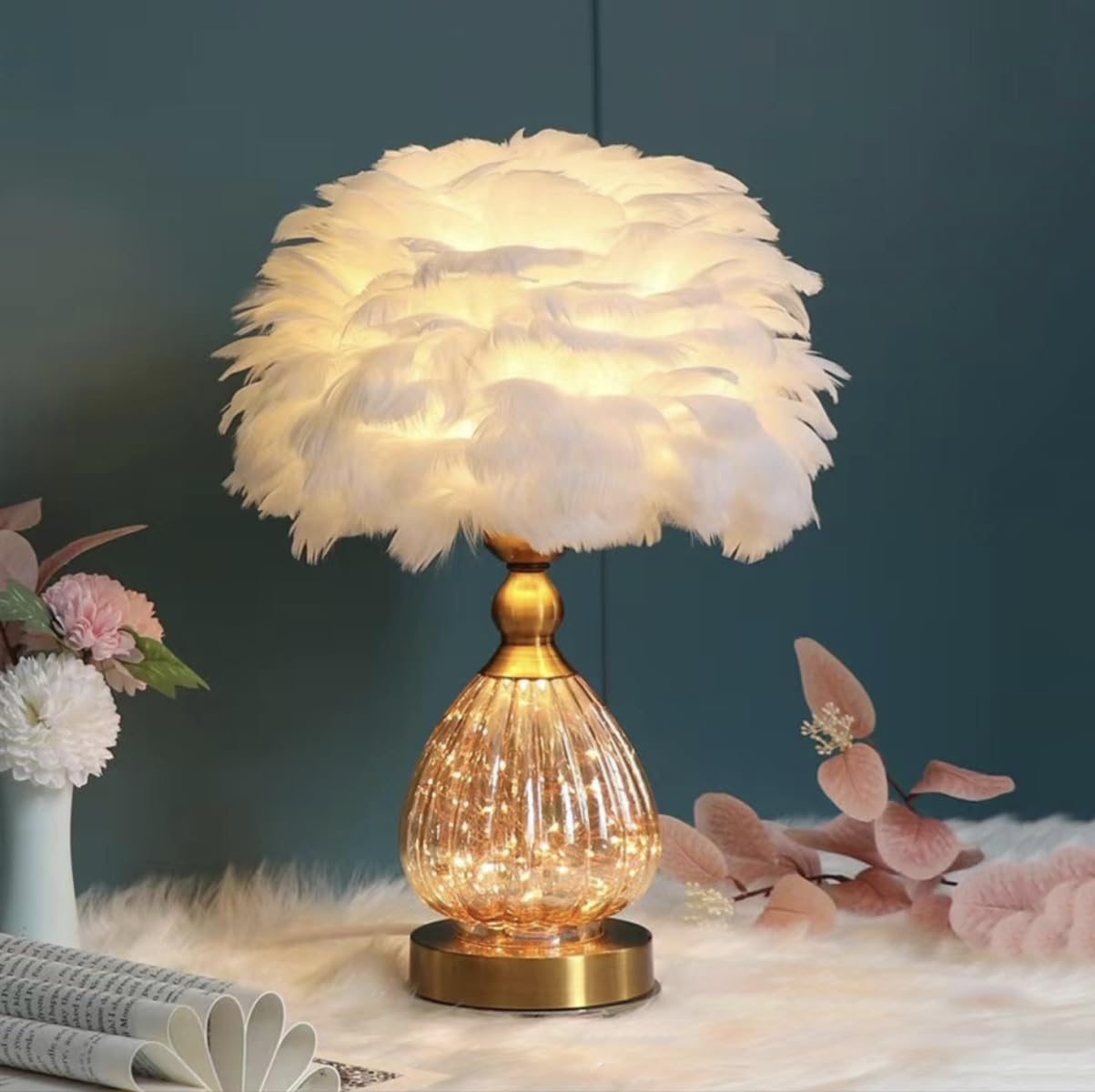 Tischlampe aus Kristallfedern mit Lichterkette Romantische Tischbeleuchtung aus Federn Luxus-Nachttischlampe mit Federlampenschirm für Wohnzimmer, Schlafzimmer