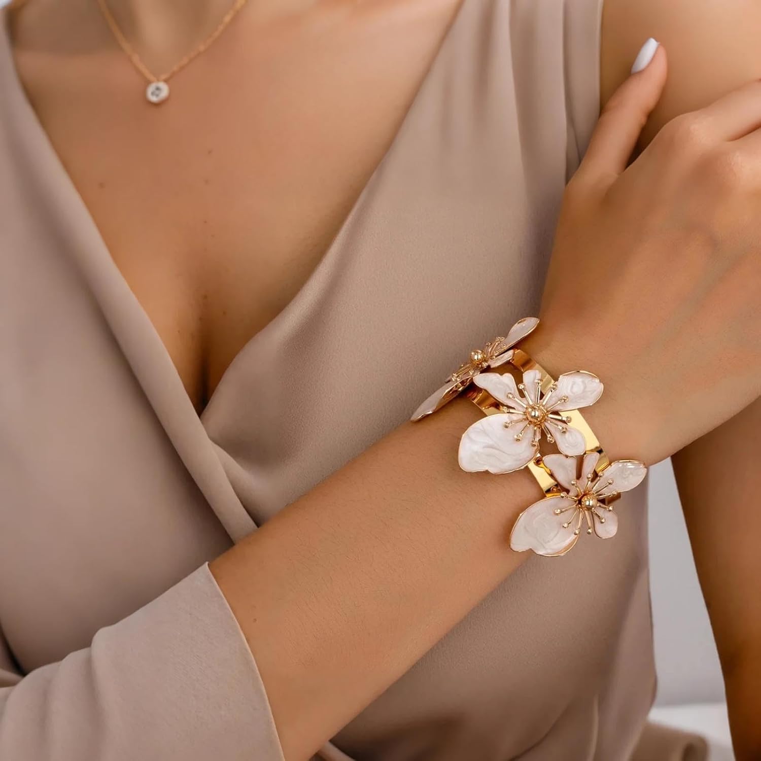 Flower Bracelet Gold Chunky Cuff Bracelet Flower Desigh Bangles Bracelets for Women Trendy 2026 - Image 2