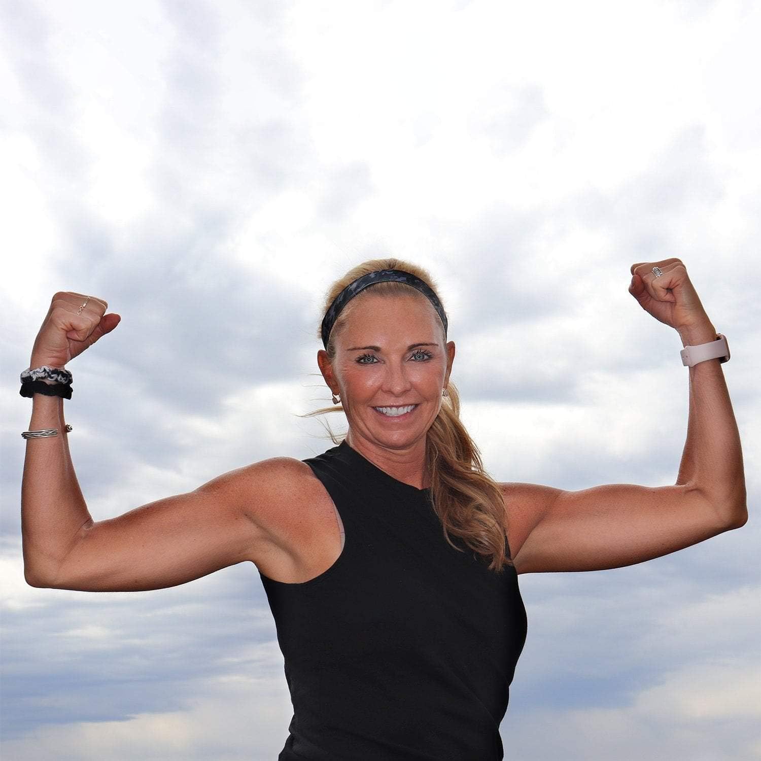 Sweaty Bands Womens Girls Headband - Non-Slip Velvet-Lined Workout Hairband - Booty Camp Camo Black Gray 1-Inch - Image 7