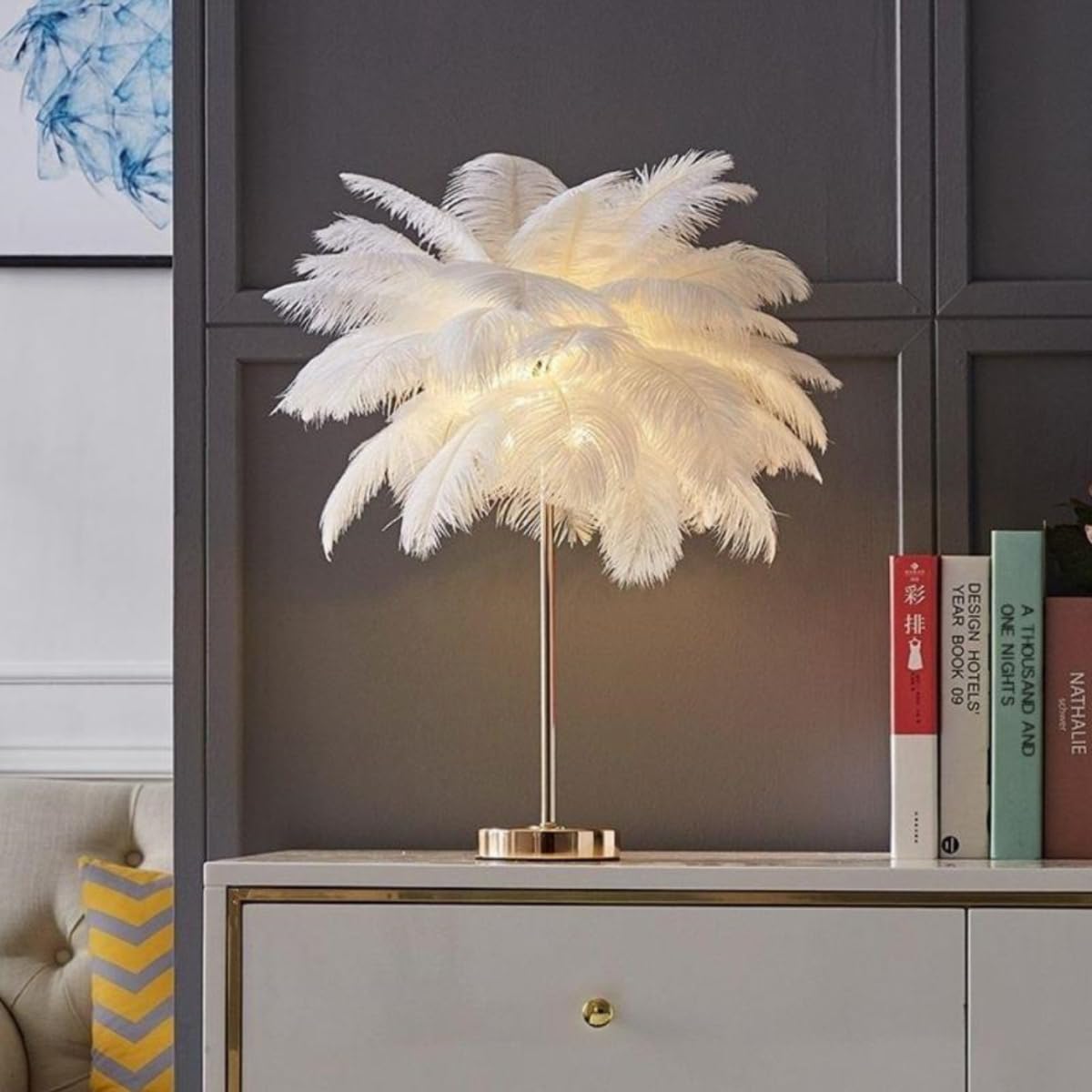Kreative Tischleuchte aus Straußenfedern, luxuriöse und elegante Nachttischlampe mit Federschirm, Nachtlicht, Tischbeleuchtung für Wohnzimmer, Schlafzimmer, Heimtextilien