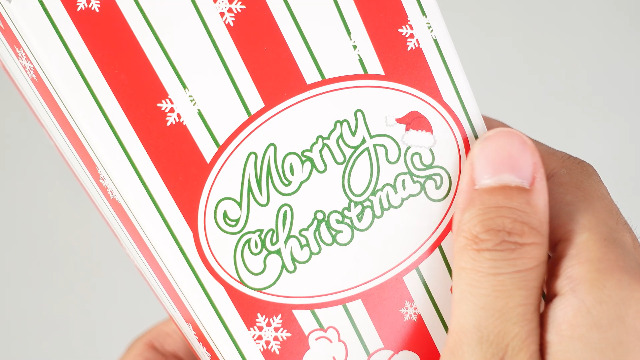 Image of Reallnaive 24 Pcs Christmas Popcorn Boxes Popcorn Paper Boxes Buckets Candy Containers Accessories for Xmas Movie Night Decor Supplies (Classic)