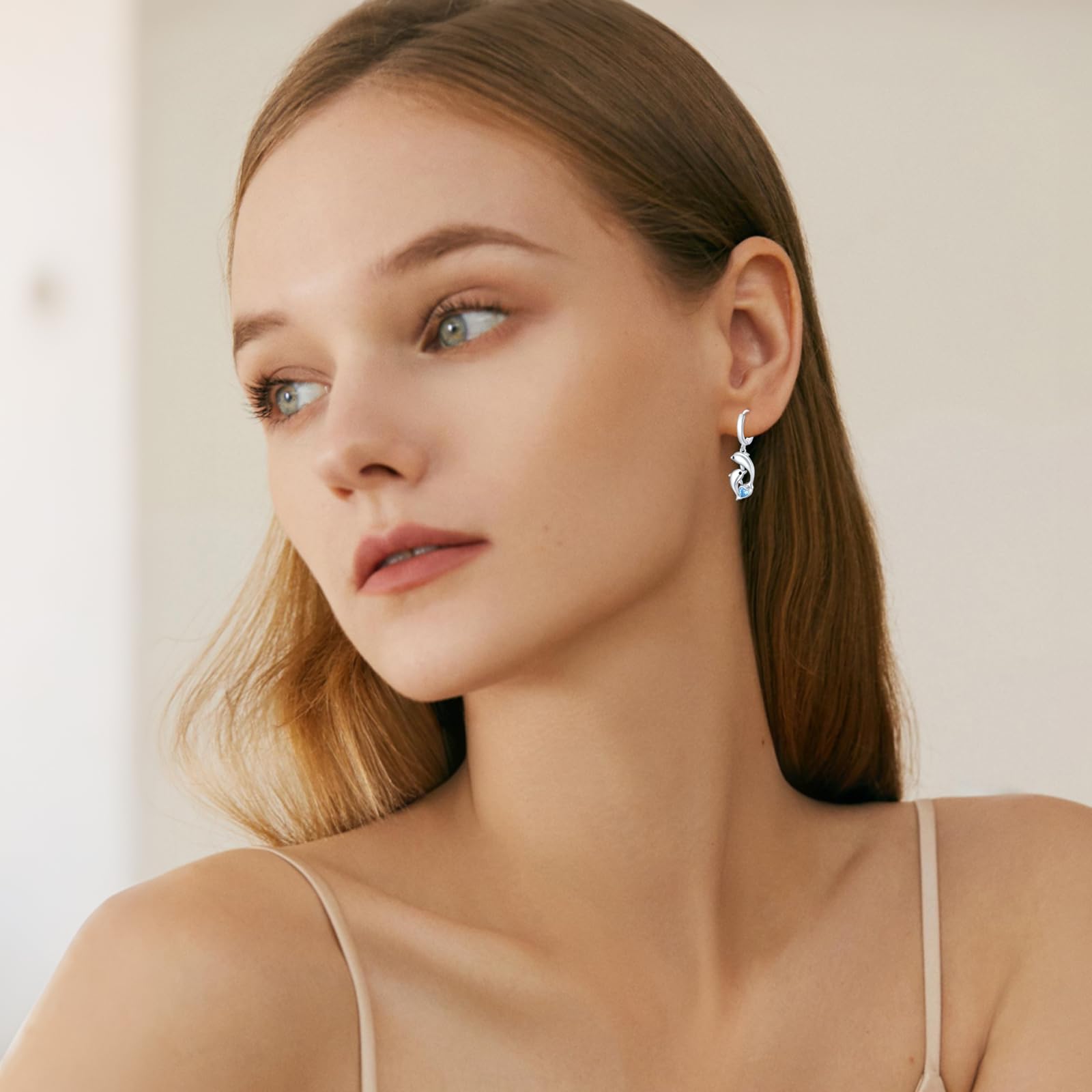 REDSUN Boucles d'oreilles créoles dauphin pour femme en argent sterling 925 avec zircons bleus - Pendentif dauphin - Bijou de Noël pour mère, femme, fille