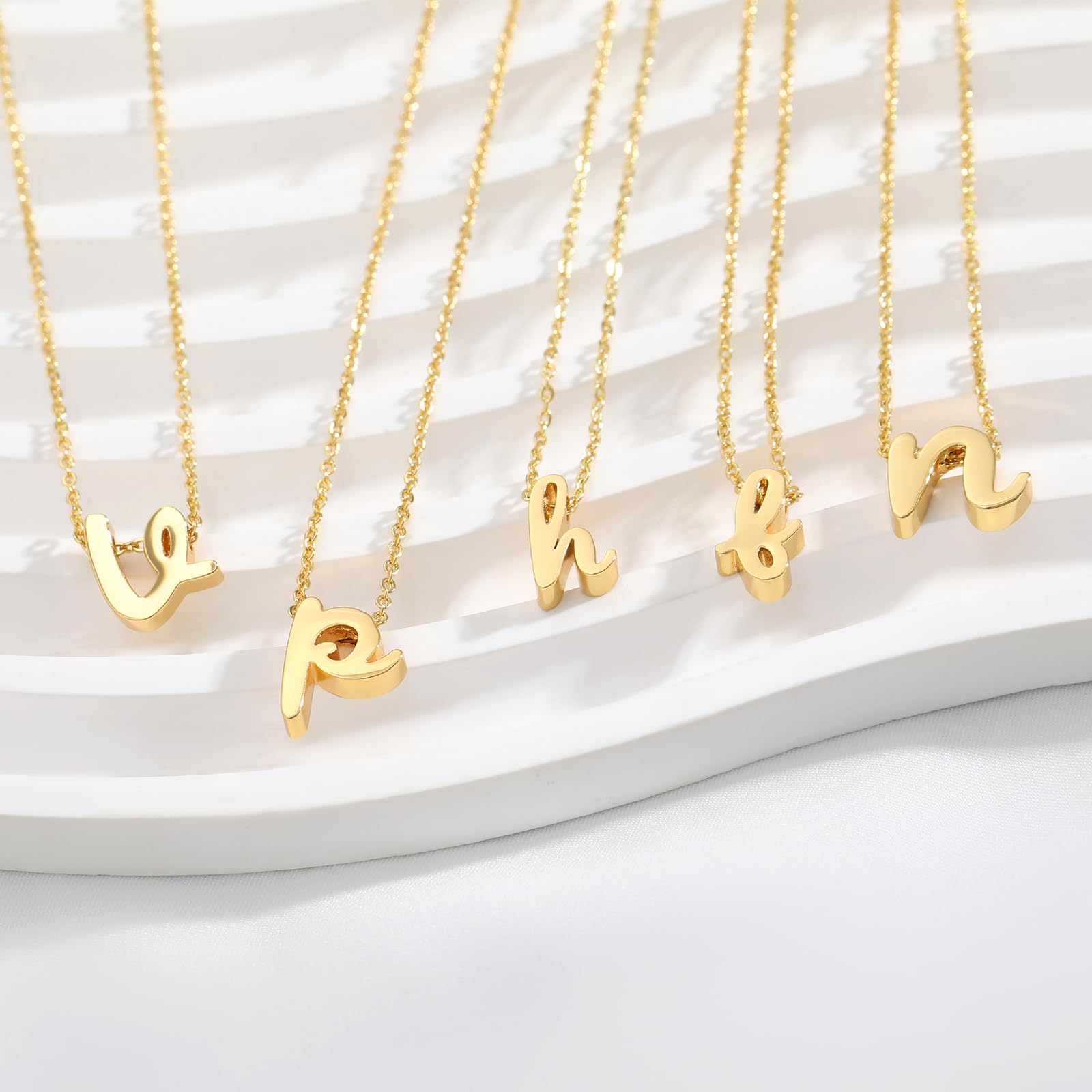 YDYDTTKD Iniziale s per Donne Ragazze alla Lettera Piccola AZ Ciondolo Elegante Oro con iniziali Non Appannamento Simpatico Nome Personalizzato Gioielli Girocollo Personalizzati