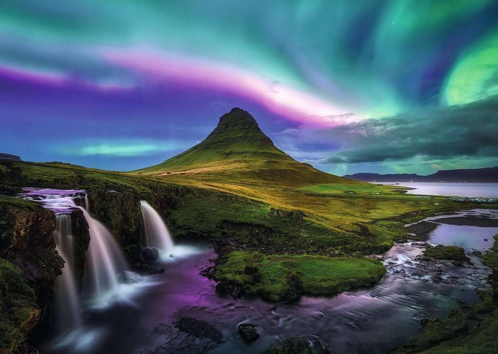 Ravensburger Aurora Over Kirkjufell 1000 Piece Jigsaw Puzzle – Northern Lights Iceland Landscape, Immersive Challenge for Adults & Teens - 2